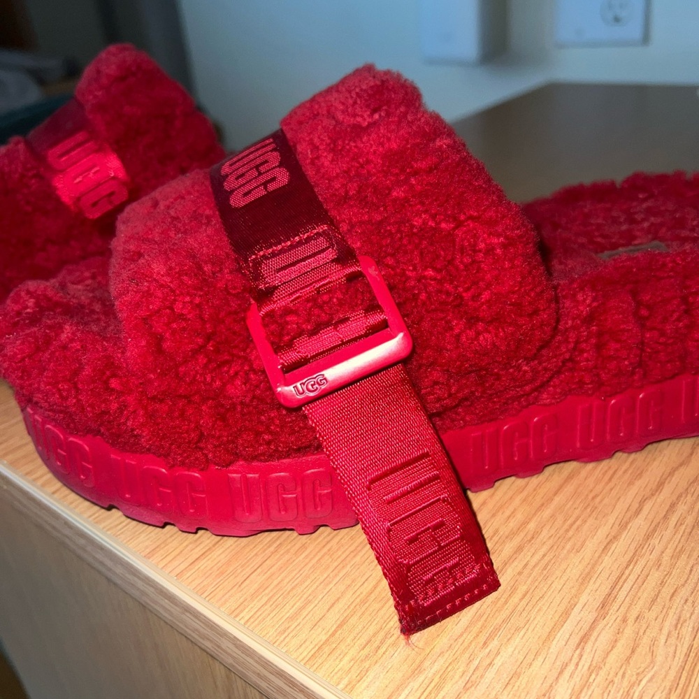 UGG fluffita furry platform slides